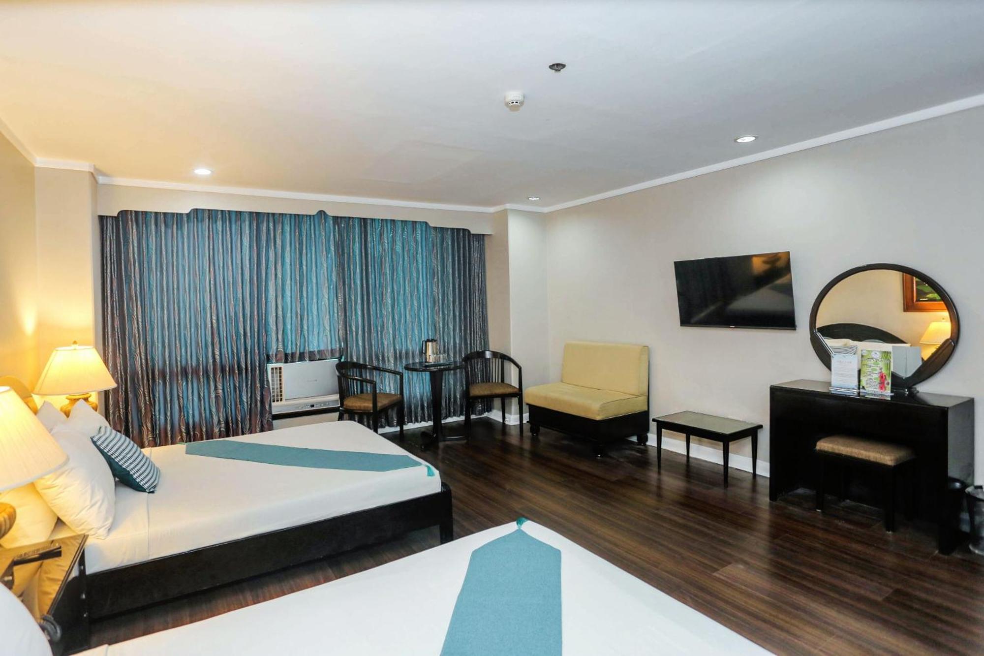 Holiday Plaza Hotel - Cebu Dış mekan fotoğraf