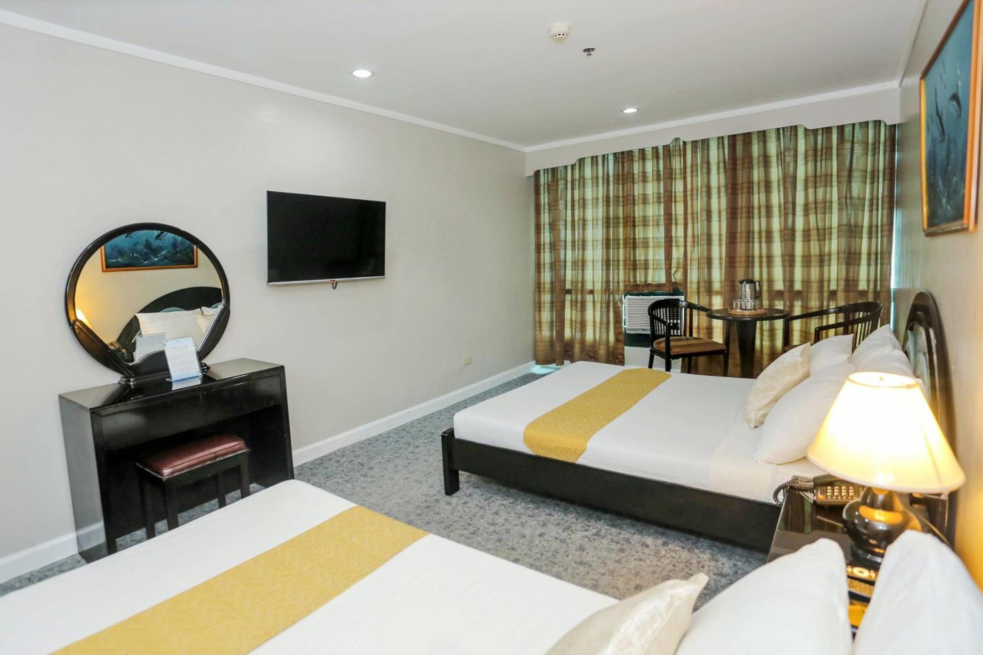 Holiday Plaza Hotel - Cebu Dış mekan fotoğraf