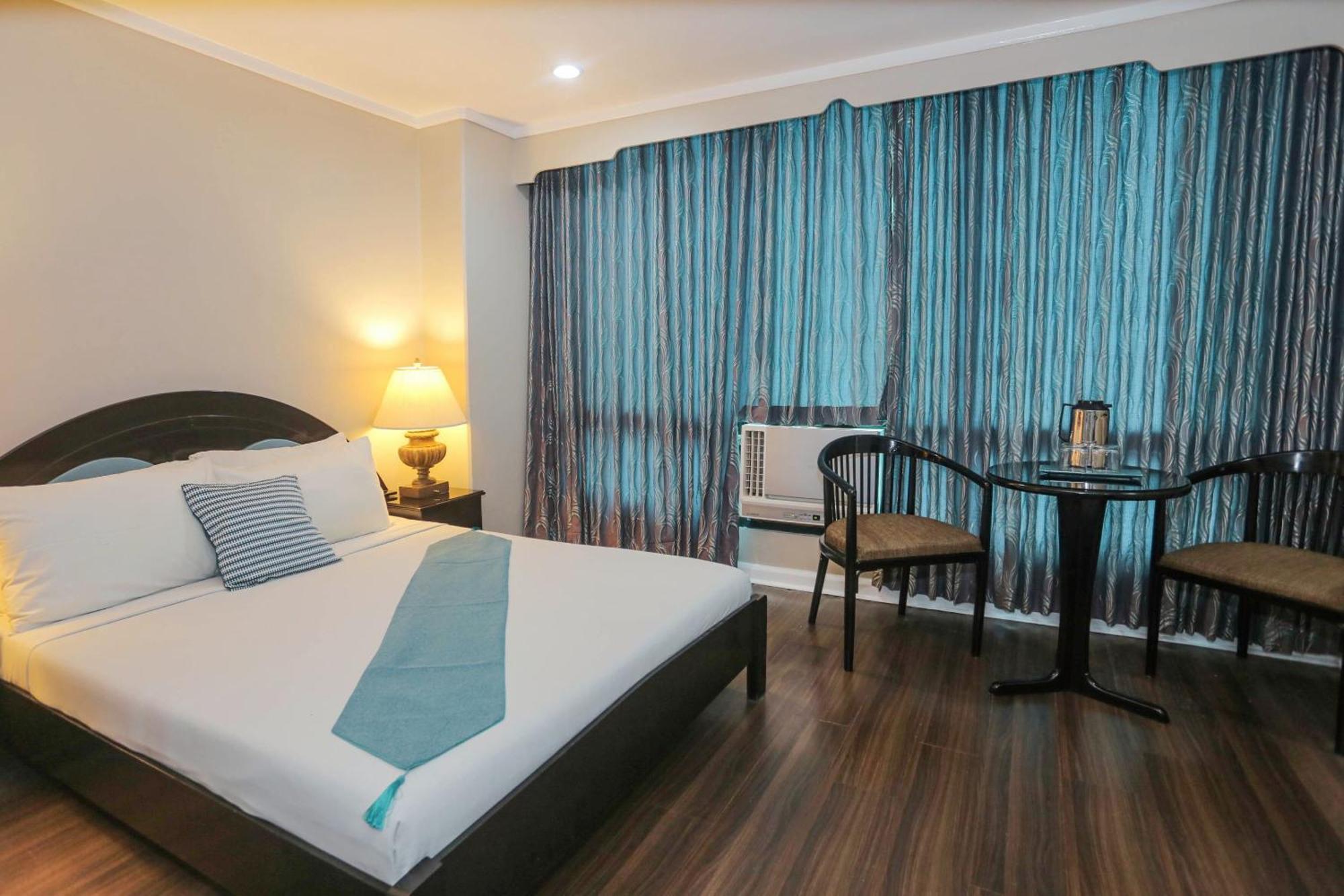Holiday Plaza Hotel - Cebu Dış mekan fotoğraf