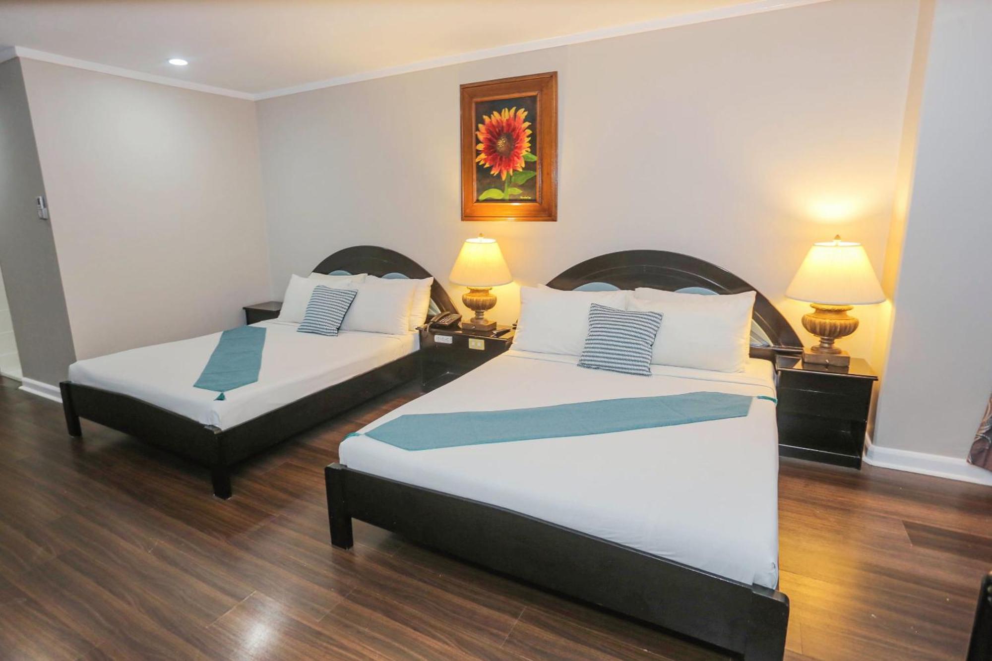 Holiday Plaza Hotel - Cebu Dış mekan fotoğraf