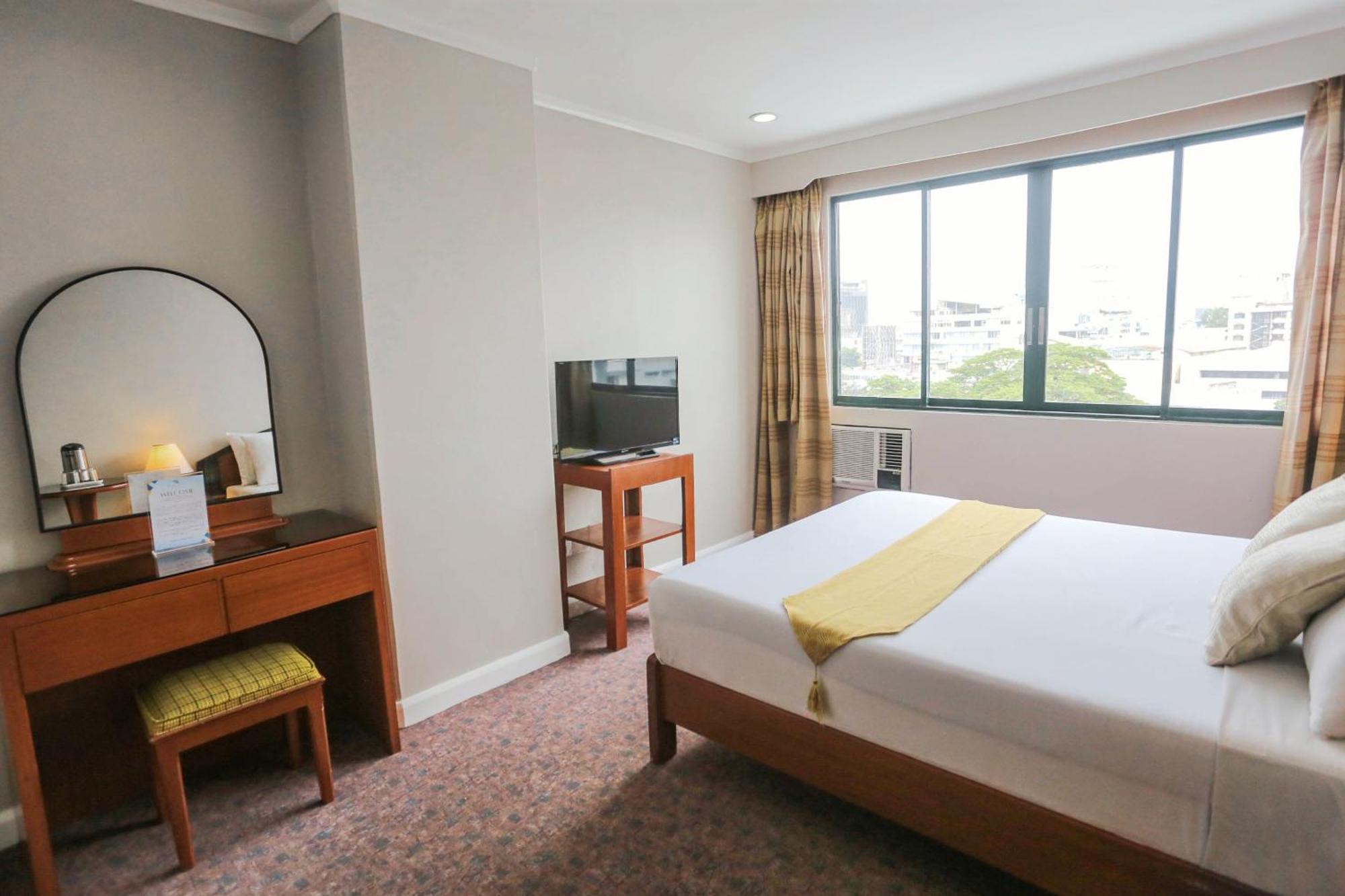 Holiday Plaza Hotel - Cebu Dış mekan fotoğraf
