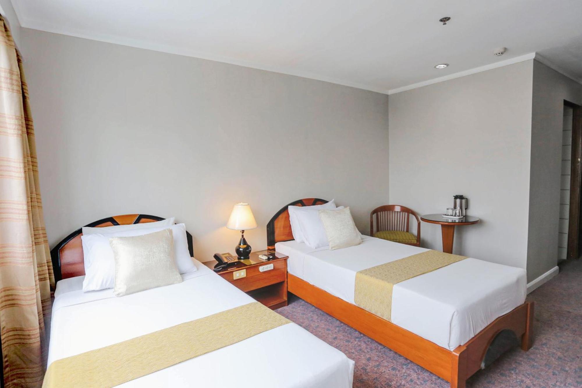 Holiday Plaza Hotel - Cebu Dış mekan fotoğraf
