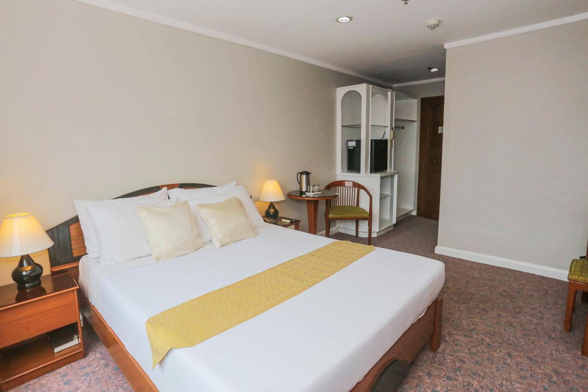 Holiday Plaza Hotel - Cebu Dış mekan fotoğraf