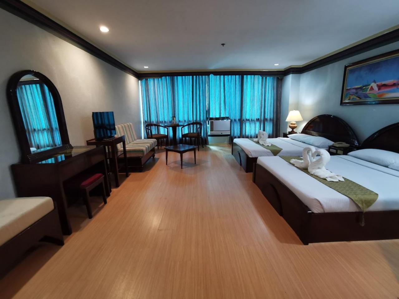 Holiday Plaza Hotel - Cebu Dış mekan fotoğraf