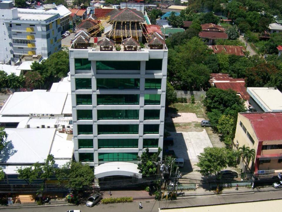 Holiday Plaza Hotel - Cebu Dış mekan fotoğraf