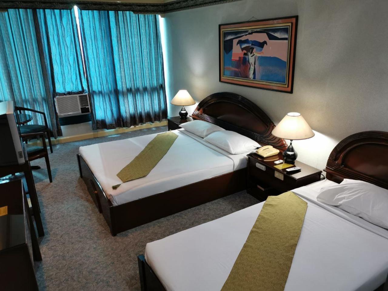 Holiday Plaza Hotel - Cebu Dış mekan fotoğraf